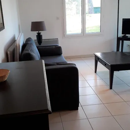 Studio Calme Avec Jardin, Piscine Et Parking, - Fr-1-648-124 Apartment